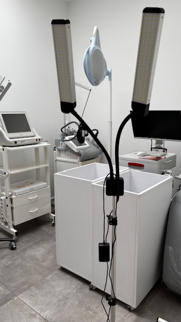 Lampy stanowiskowe używane ACTIVESHOP  Lampa MSP-LD01 używana