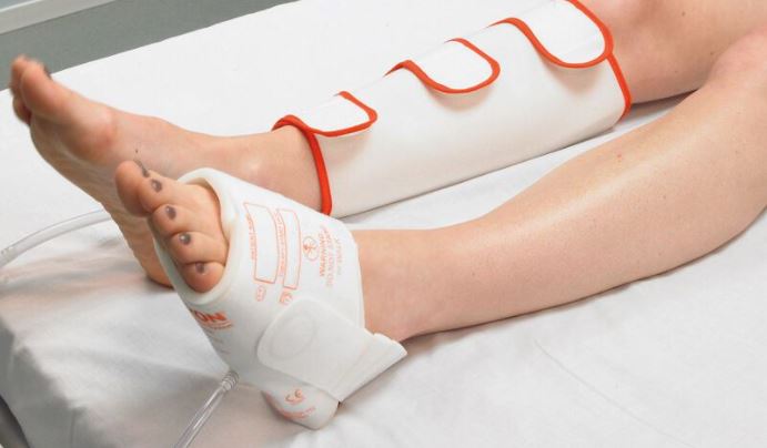 Aparaty do presoterapii - masażu uciskowego Arjo Flowtron ACS900