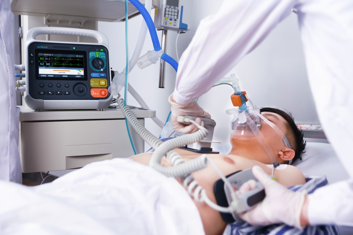 Defibrylatory kliniczne Ambulanc Amoul i2