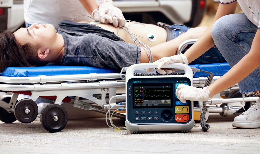 Defibrylatory kliniczne Ambulanc Amoul i2