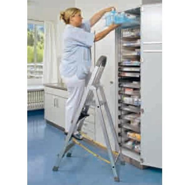 Drabiny Zarges 40131 Drabina stojąca eloksalowana - antypoślizgowa okładzina stopni