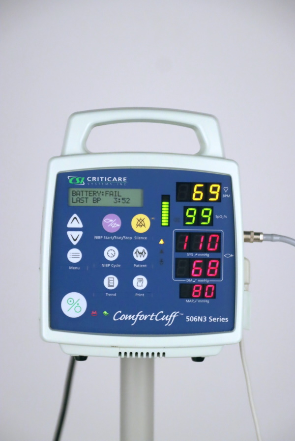 Kardiomonitory przyłóżkowe używane B/D Criticare Comfortcuff 506N3 - Praiston rekondycjonowany
