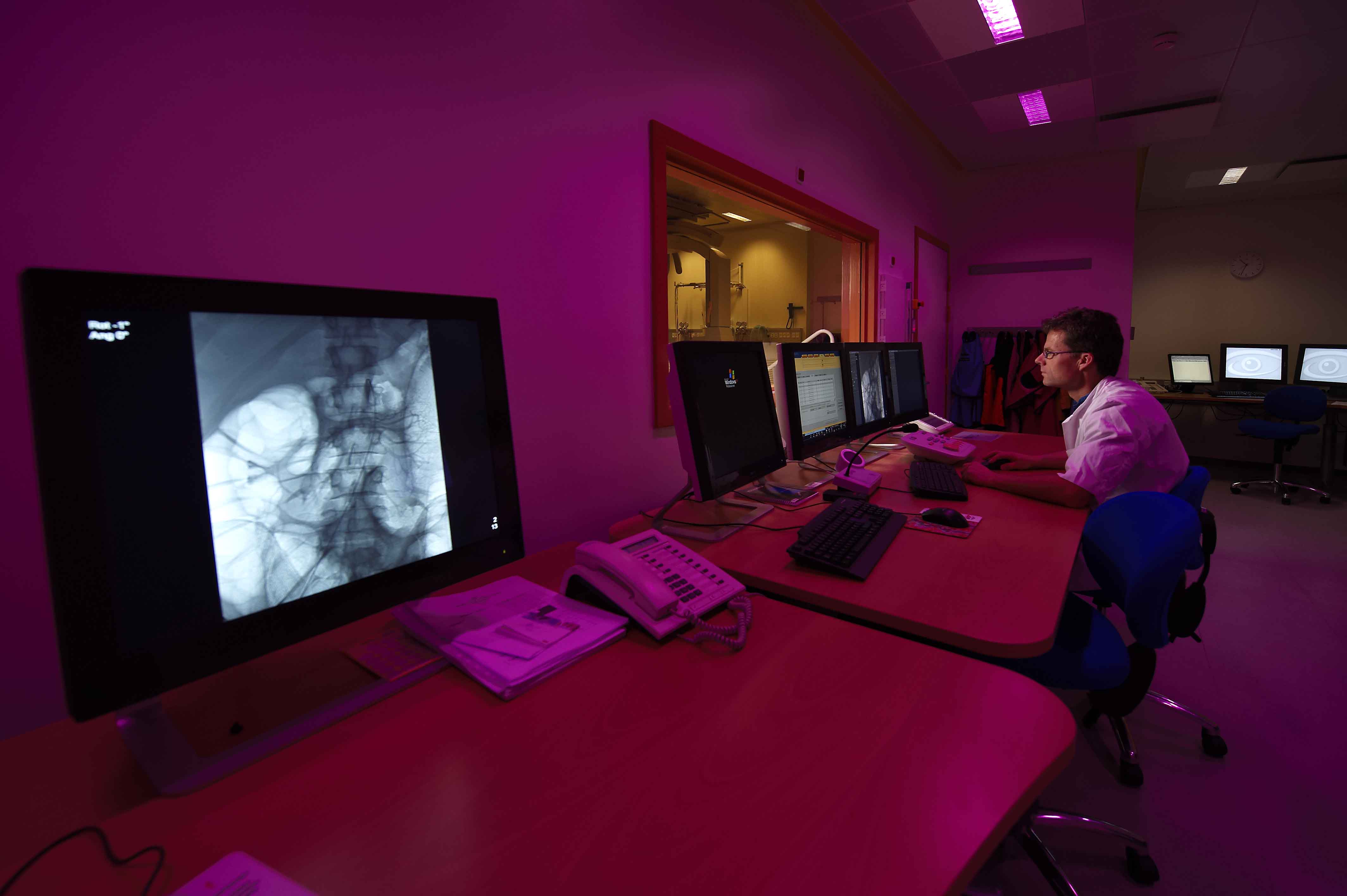 Lampy do pomieszczeń szpitalnych Chromaviso Chroma Zenit / Chroma Zona