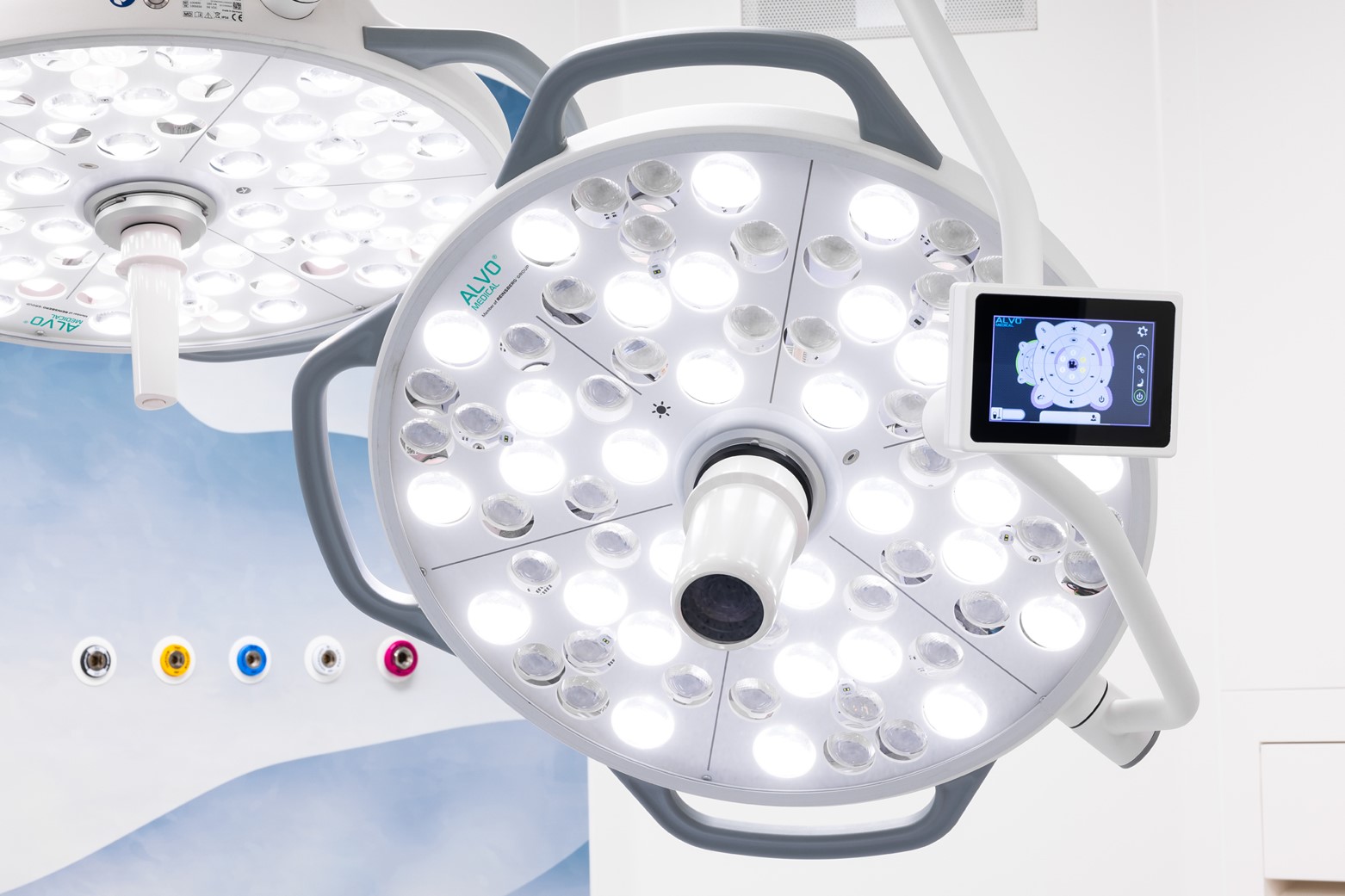 Lampy operacyjne podwójne ALVO Medical Vela Plus