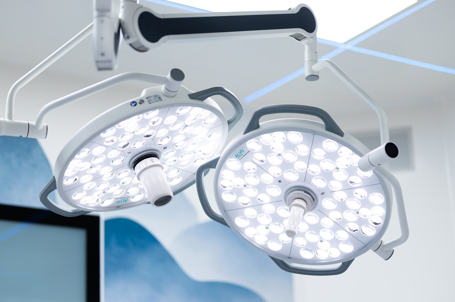 Lampy operacyjne potrójne ALVO Medical Vela Plus