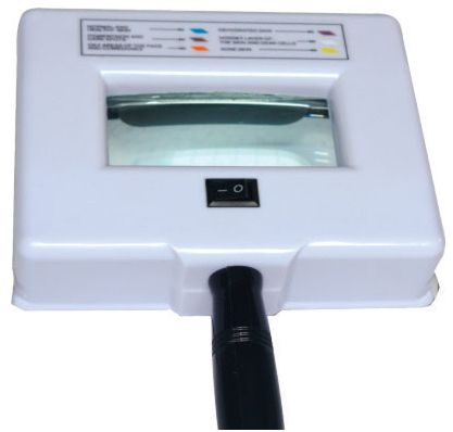 Lampy Wooda B/D Lampa Wooda ze szkłem powiększającym