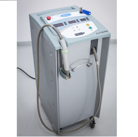 Lasery dermatologiczne używane B/D Arestomed używane