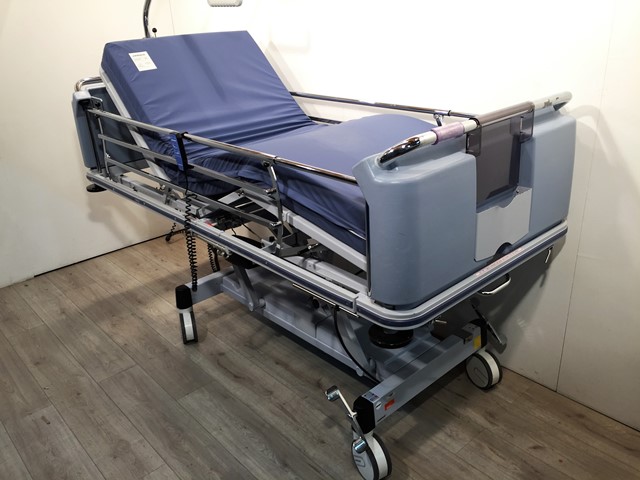 Łóżka rehabilitacyjne szpitalne używane B/D Arestomed używane