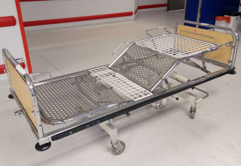 Łóżka rehabilitacyjne szpitalne używane B/D Używane