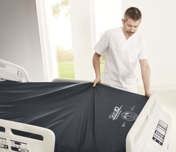 Materace przeciwodleżynowe zmiennociśnieniowe Arjo Skin IQ 1000