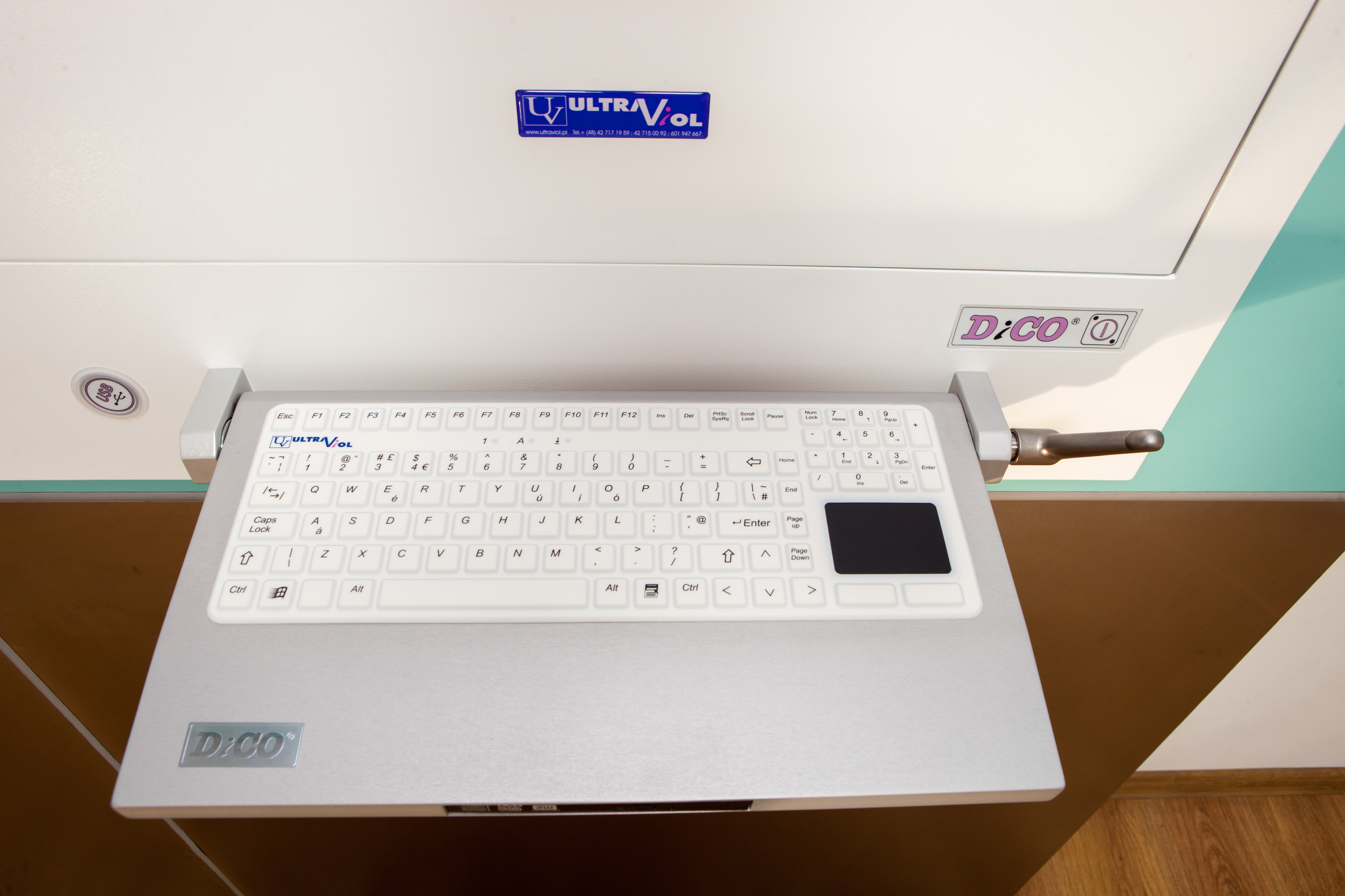 Negatoskopy cyfrowe na salę operacyjną ULTRAVIOL DICO 2M 21"