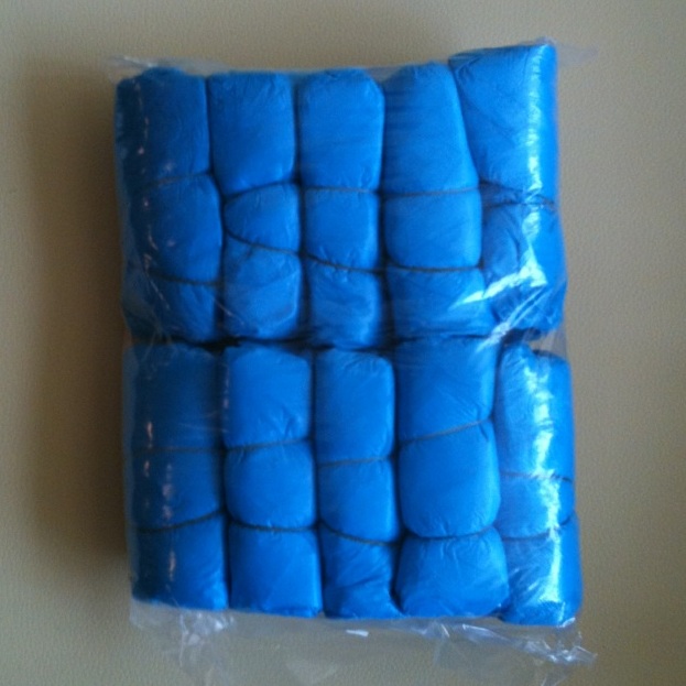 Ochraniacze na obuwie B/D foliowe z gumką