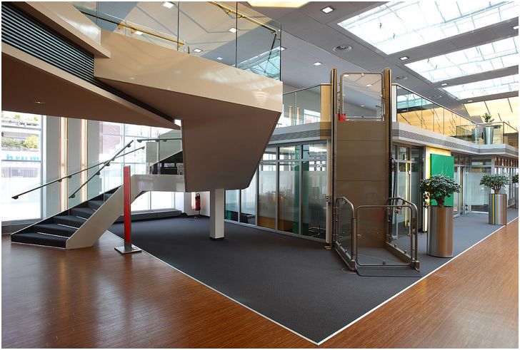 Podnośniki platformowe (windy dla niepełnosprawnych) Producent - Szwecja STRATEG