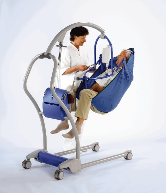 Podnośniki transportowo - kąpielowe jezdne Arjo Maxi Twin