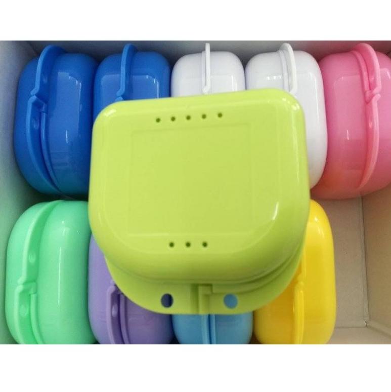 Pudełka na aparaty ortodontyczne B/D Pudełko na aparat ortodontyczny