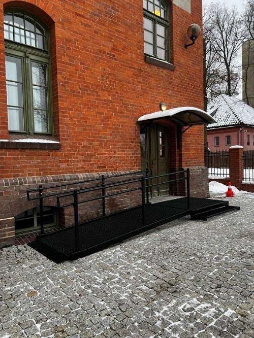 Rampy (podjazdy) do wózków inwalidzkich B/D pochylnia