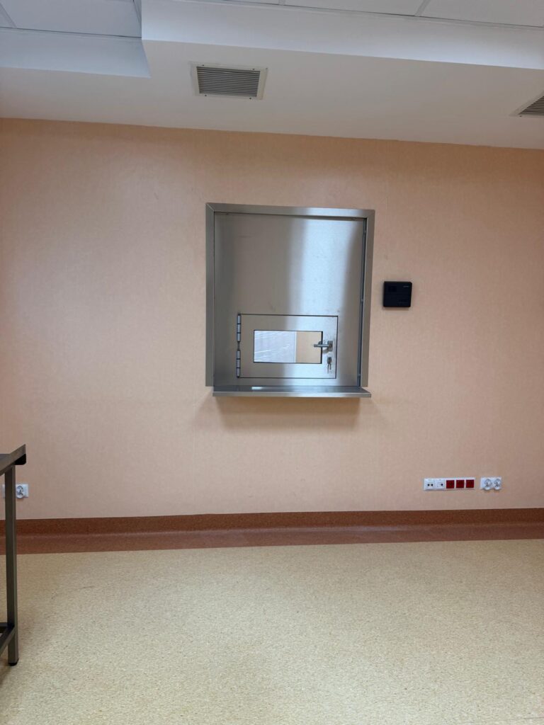 Śluzy laboratoryjne B/D okno materiałowe RTG