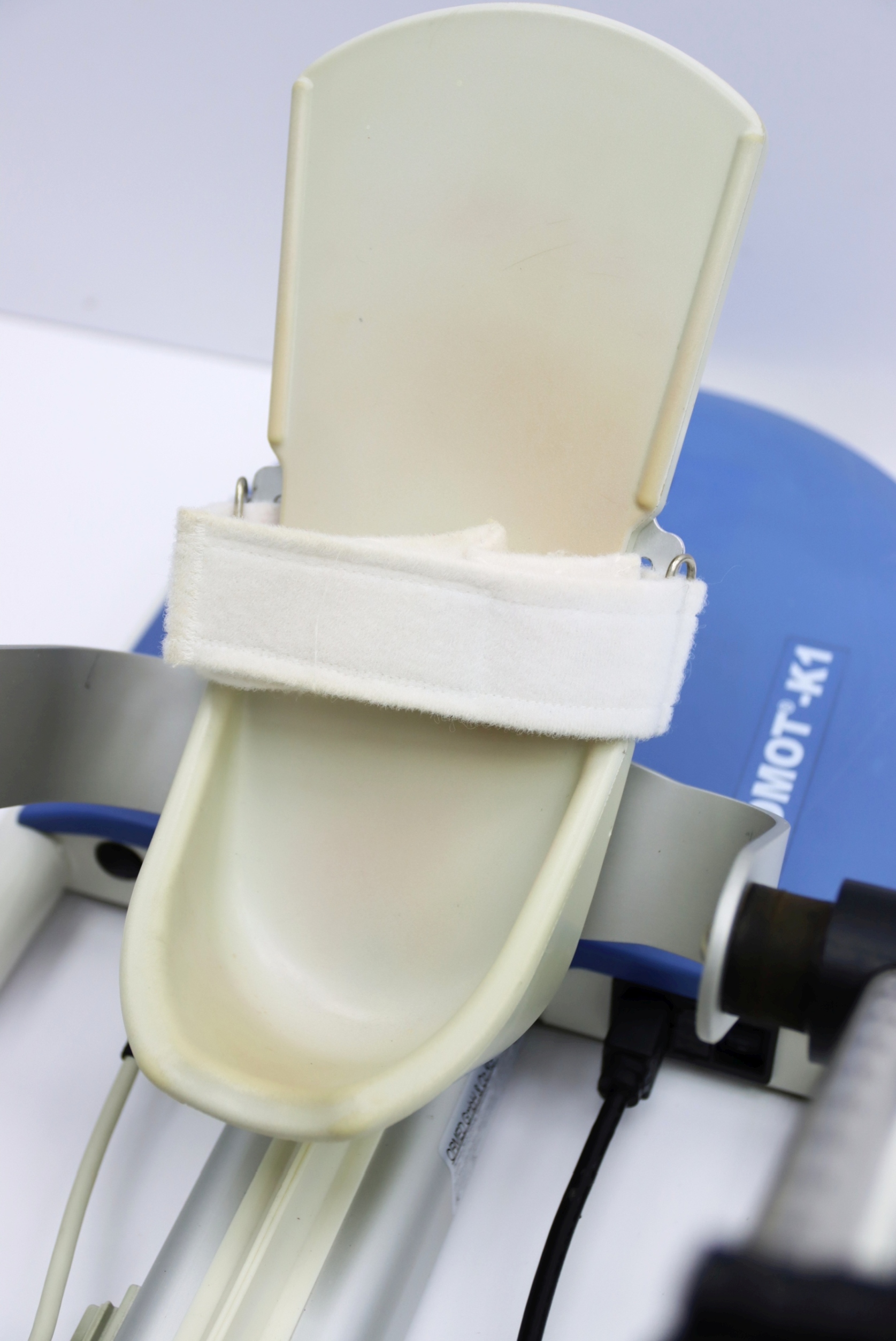 Staw barkowy - szyny CPM używane  CPM G. HUG ORMED ARTROMOT K1 - Praiston rekondycjonowany