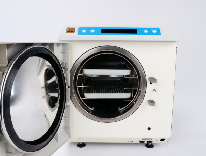 Sterylizatory parowe małe używane MELAG Melag 24 - B - Praiston rekondycjonowany