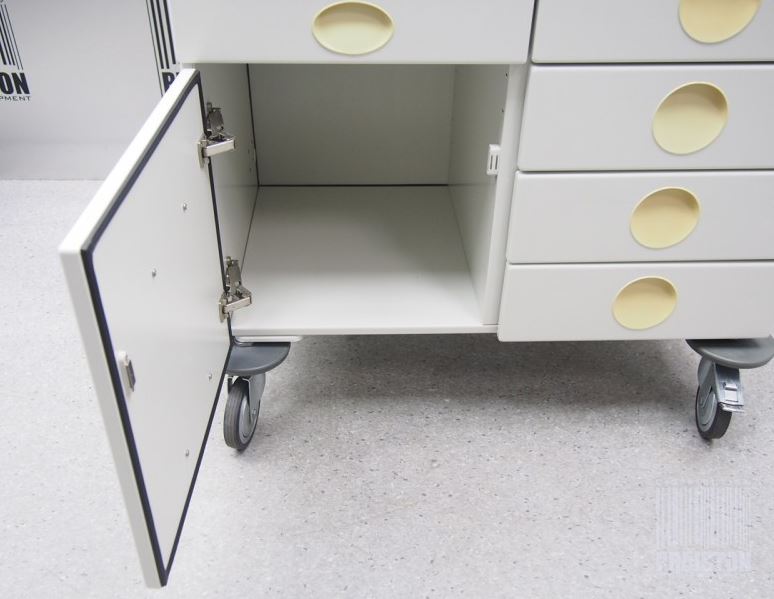 Stoliki na instrumenty - asystory używane B/D Maquet Modulit - Praiston rekondycjonowany