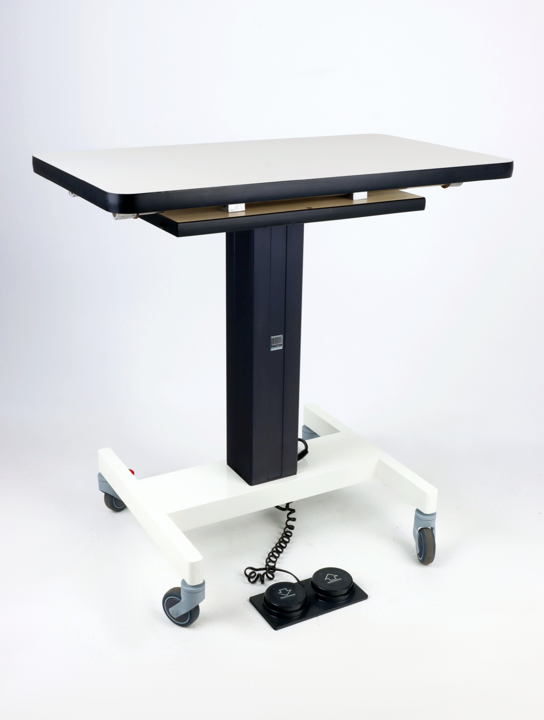 Stoliki okulistyczne używane B/D Praistech - Praiston rekondycjonowany