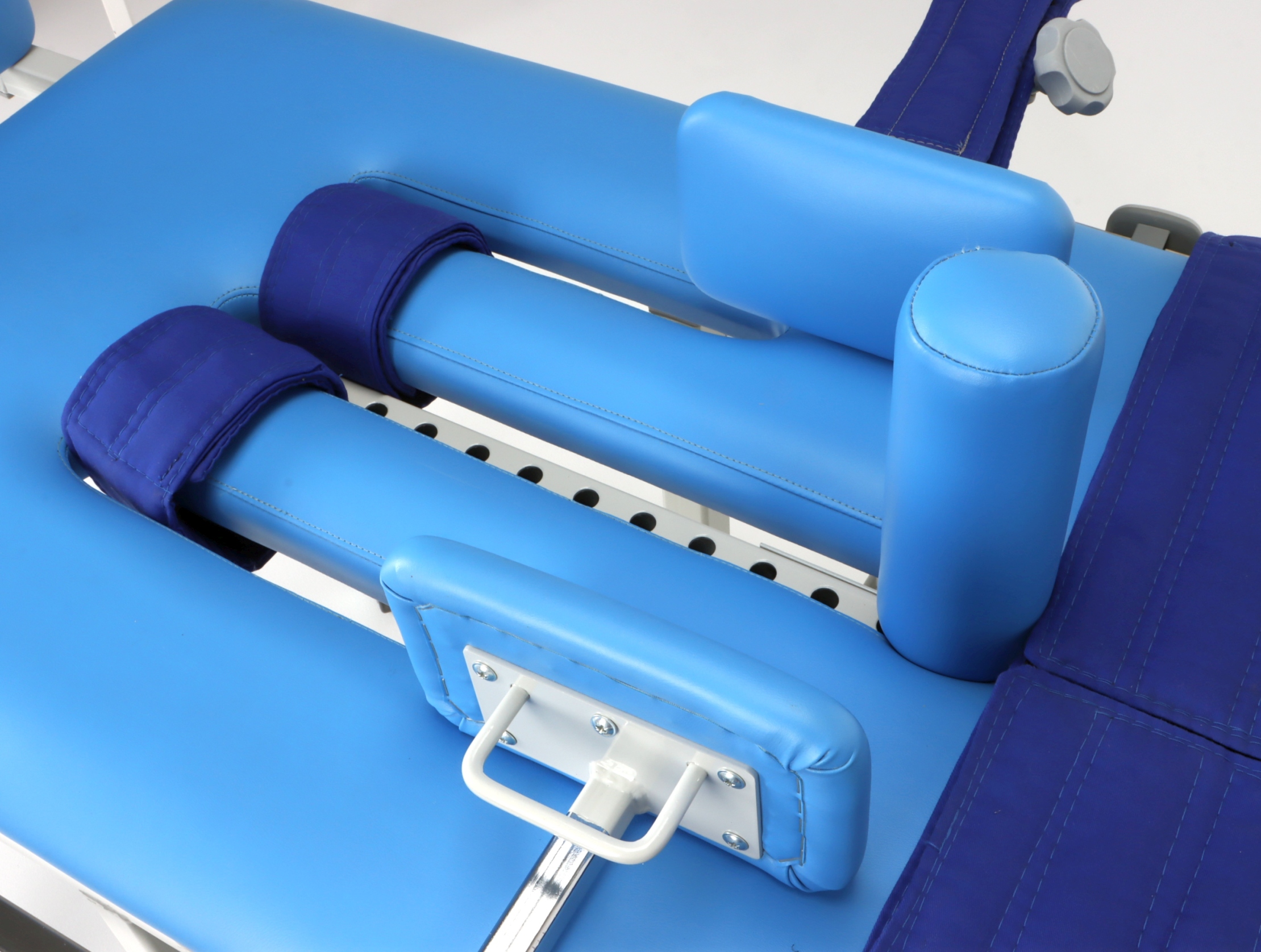 Stoły i leżanki rehabilitacyjne używane TECH-MED SP I E - Praiston rekondycjonowane