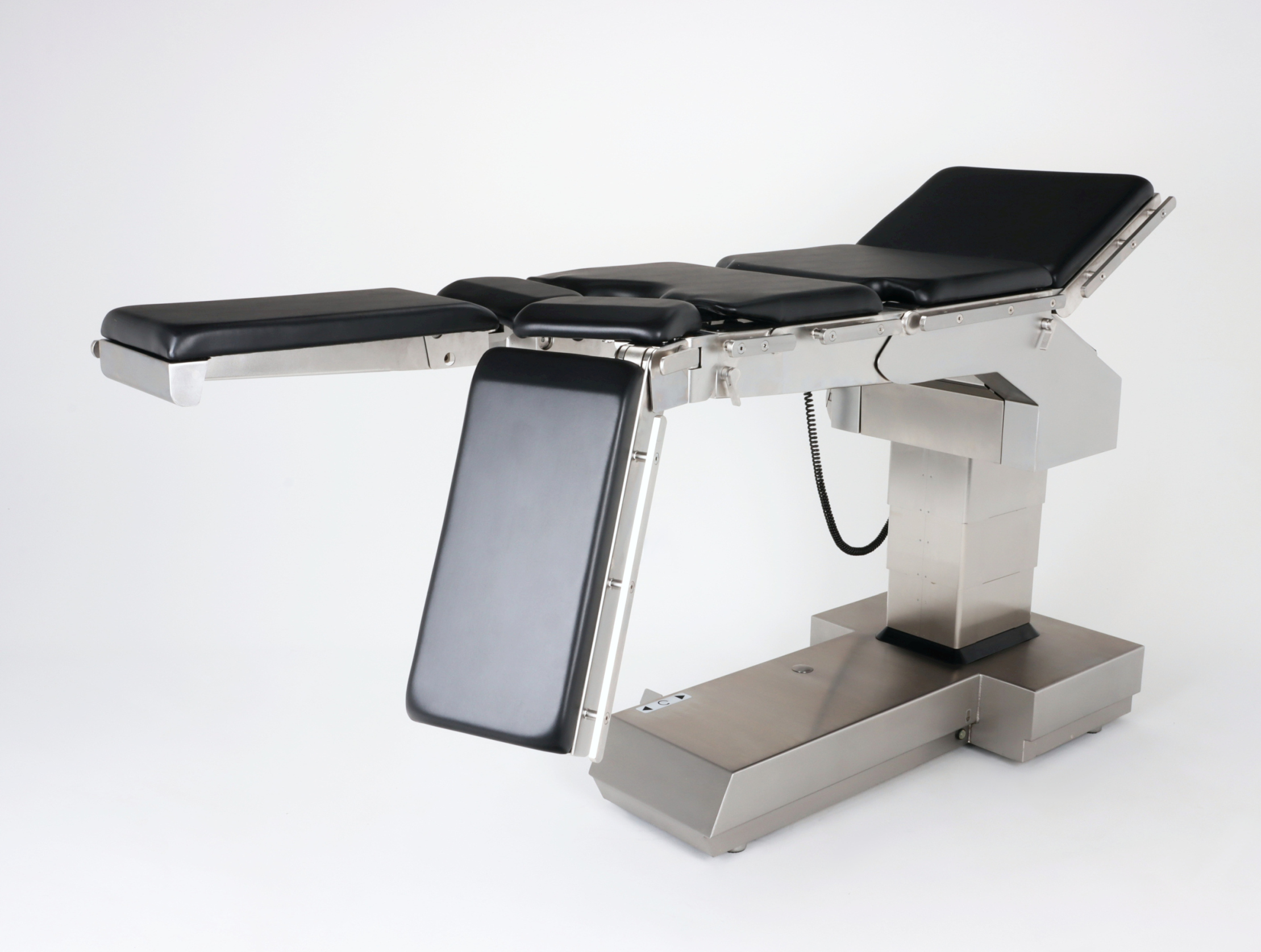 Stoły operacyjne używane SCHAERER Medical AG AXIS 600 - Praiston rekondycjonowane