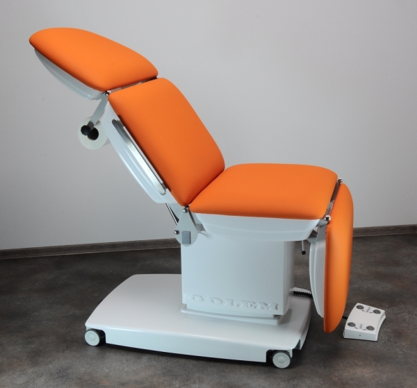 Stoły zabiegowe i do badań GOLEM 4S