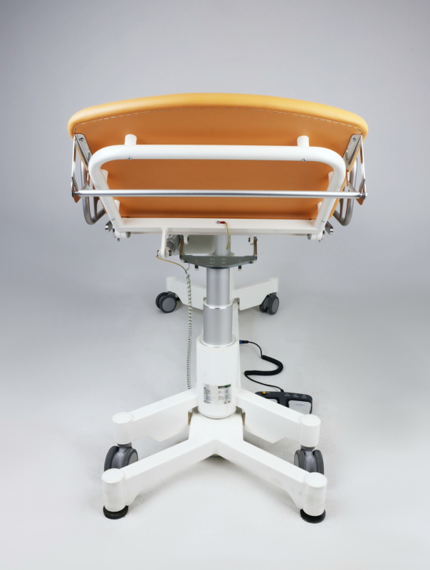 Stoły zabiegowe i do badań używane B/D Medifa 112802 - Praiston rekondycjonowany