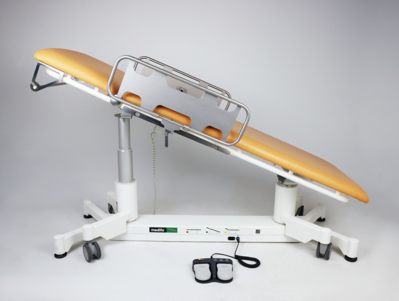 Stoły zabiegowe i do badań używane B/D Medifa 112802 - Praiston rekondycjonowany