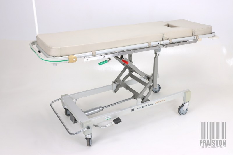 Stoły zabiegowe i do badań używane B/D Merivaara 5550 - Praiston rekondycjonowany