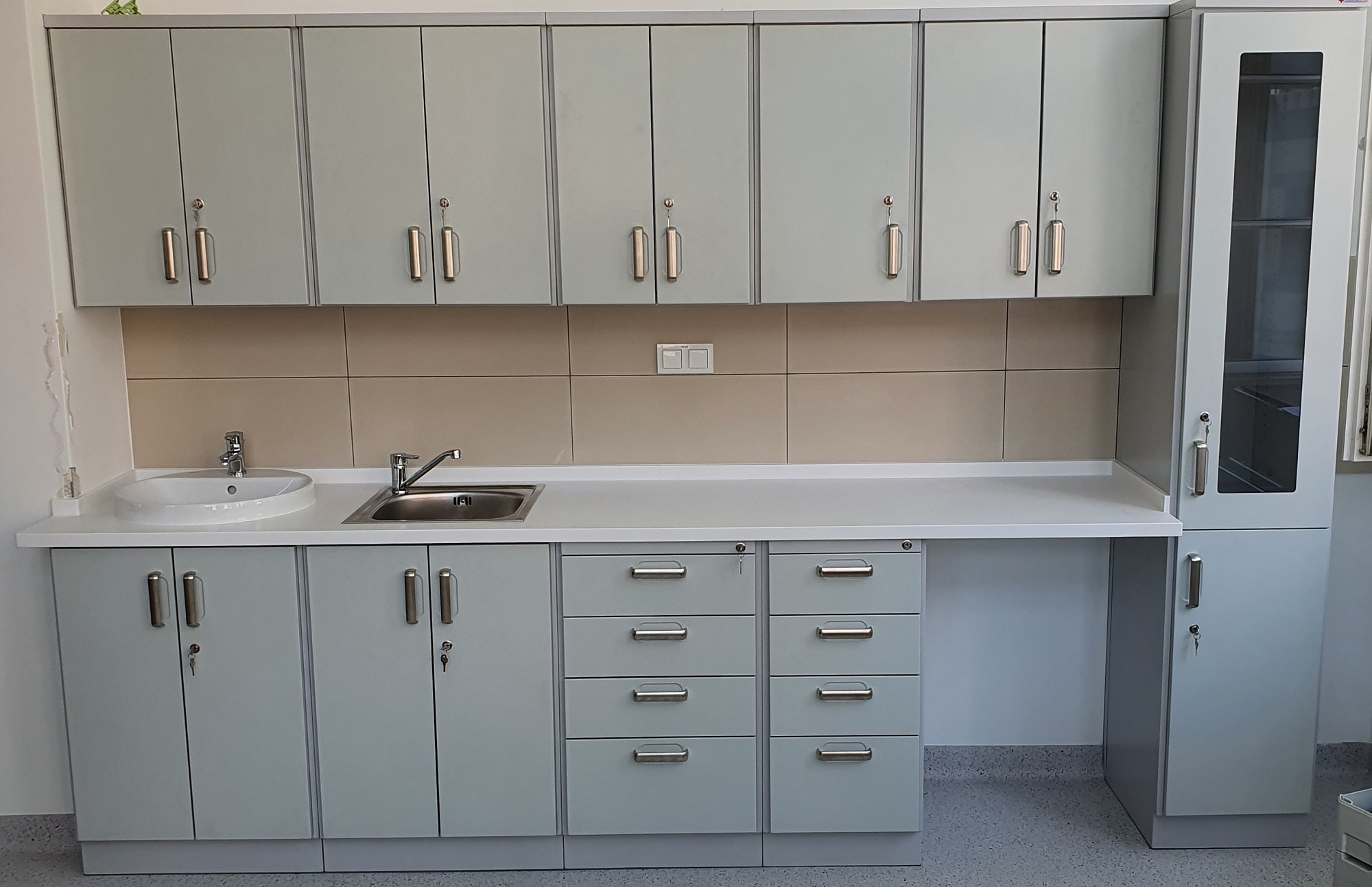 Systemy mebli modułowych KLAROMED KLAROLINE