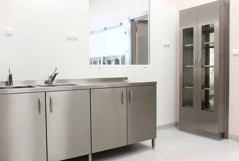 Szafy i szafki wnękowe do zabudowy na sale operacyjne WIBO-BT Szafy wnękowe WIBO-BT