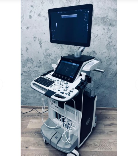 Ultrasonografy wielonarządowe używane b/d USG GE LOGIQ™ E10-DrMedica używane