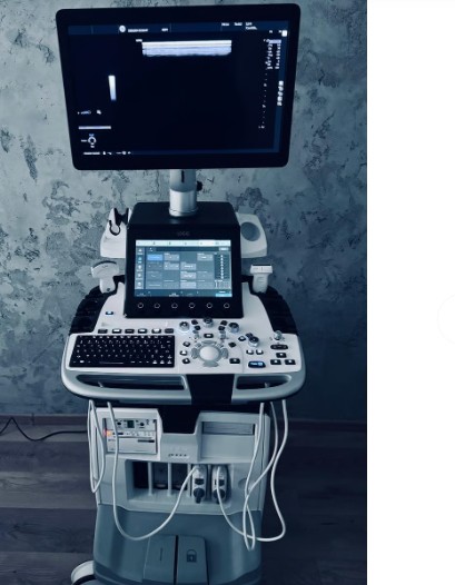 Ultrasonografy wielonarządowe używane b/d USG GE LOGIQ™ E10-DrMedica używane