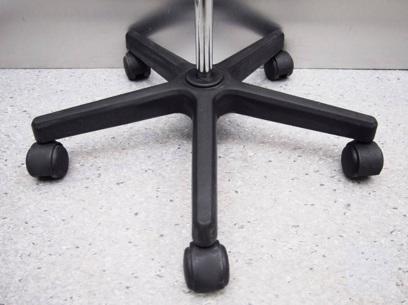 Wieszaki na płyny infuzyjne - stojaki do kroplówek używane B/D GIMA - Praiston rekondycjonowany