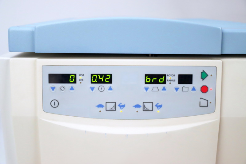 Wirówki laboratoryjne używane B/D Thermo IEC Centra CL3 W - Praiston rekondycjonowany