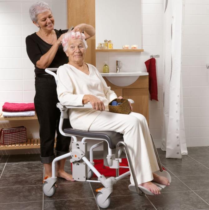 Wózki prysznicowo - sanitarne w pozycji siedzącej Etac AB Swift Mobile