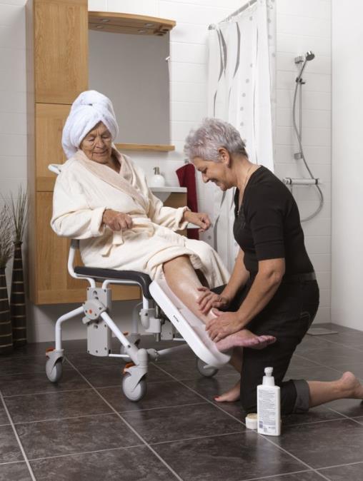 Wózki prysznicowo - sanitarne w pozycji siedzącej Etac AB Swift Mobile Etac