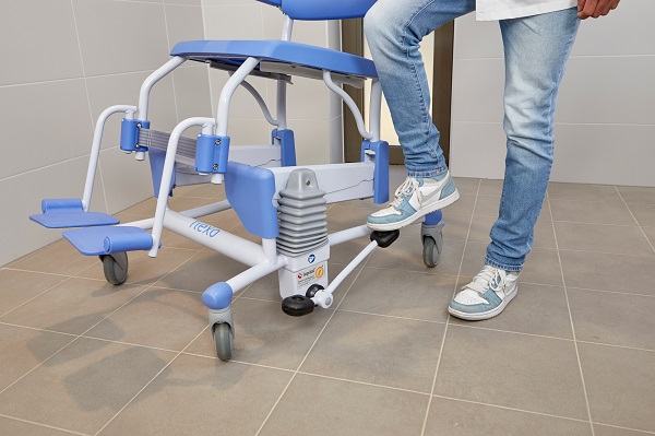 Wózki prysznicowo - sanitarne w pozycji siedzącej Lopital Flexo