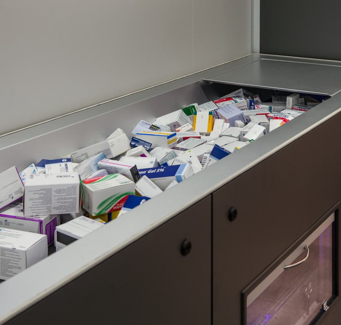 Urządzenia do automatycznej weryfikacji dostaw leków